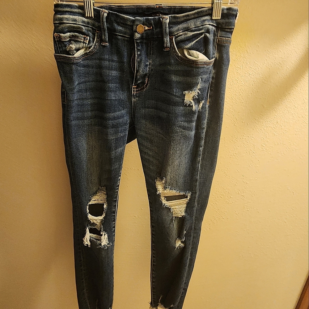 Ripped Skinny Jeans